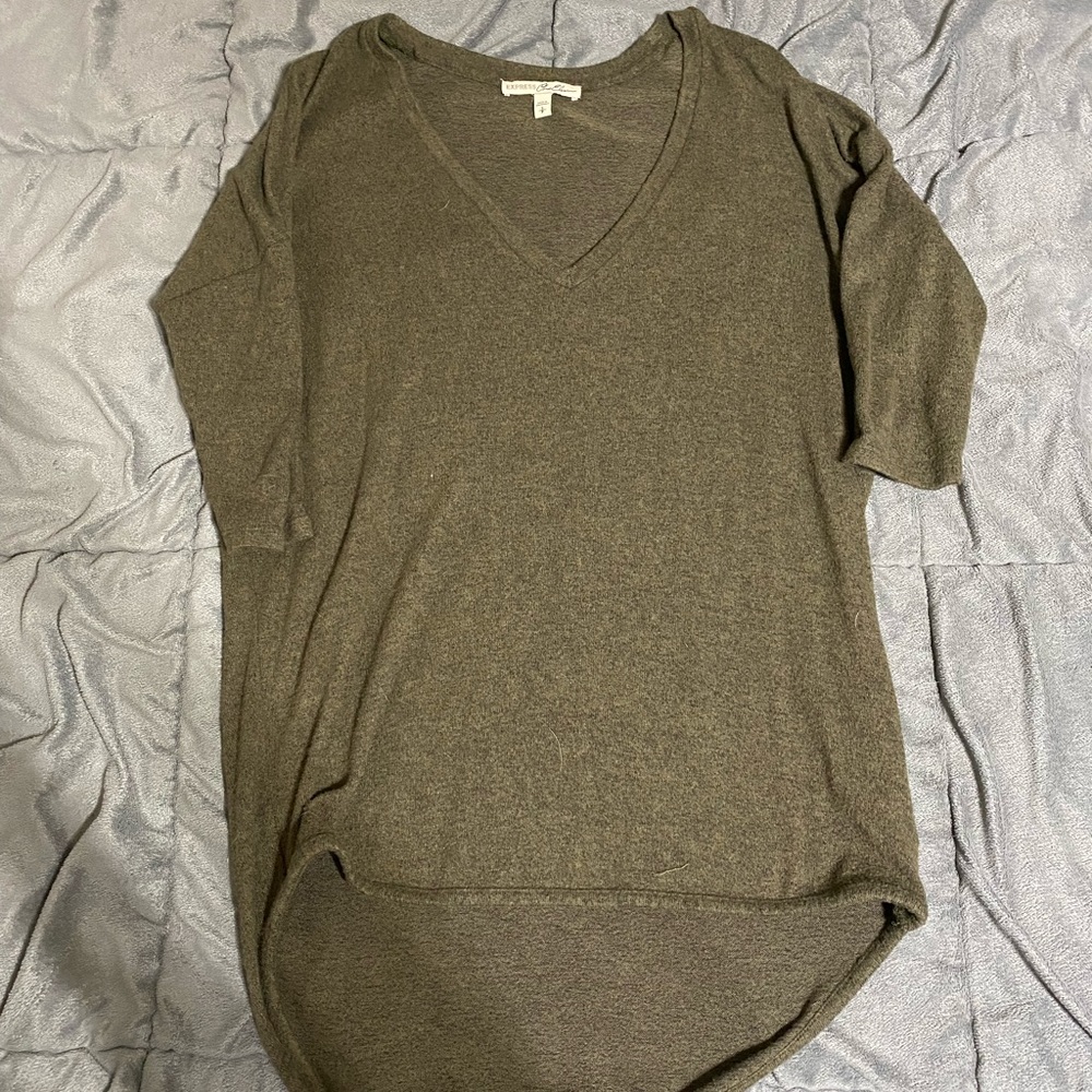 Express looser fit vneck
